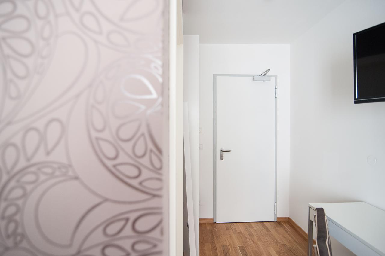 Hotel Apartment Am Arbach Eningen unter Achalm Camera foto